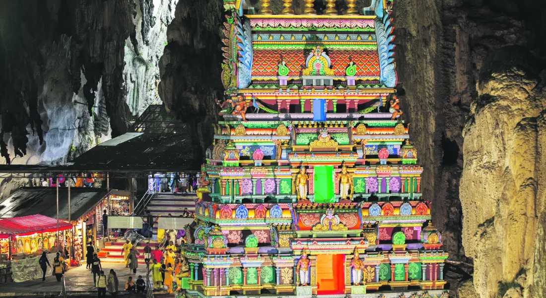 Giovanna Silva, Batu Caves, Kuala Lumpur © Finstral