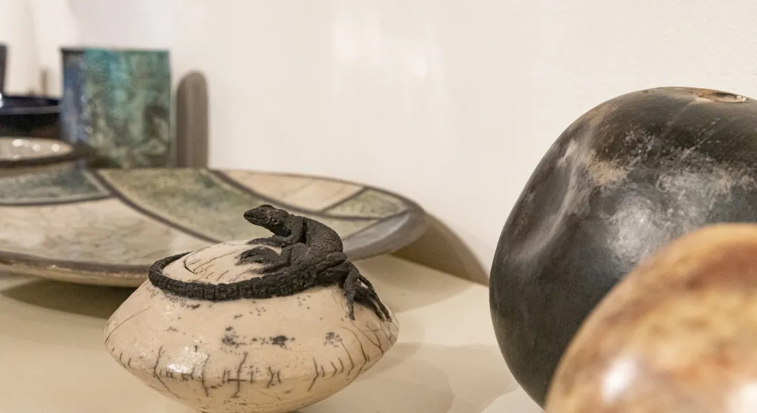 Keramischer Detailreichtum in der Galerie Epple © a3kultur/mav