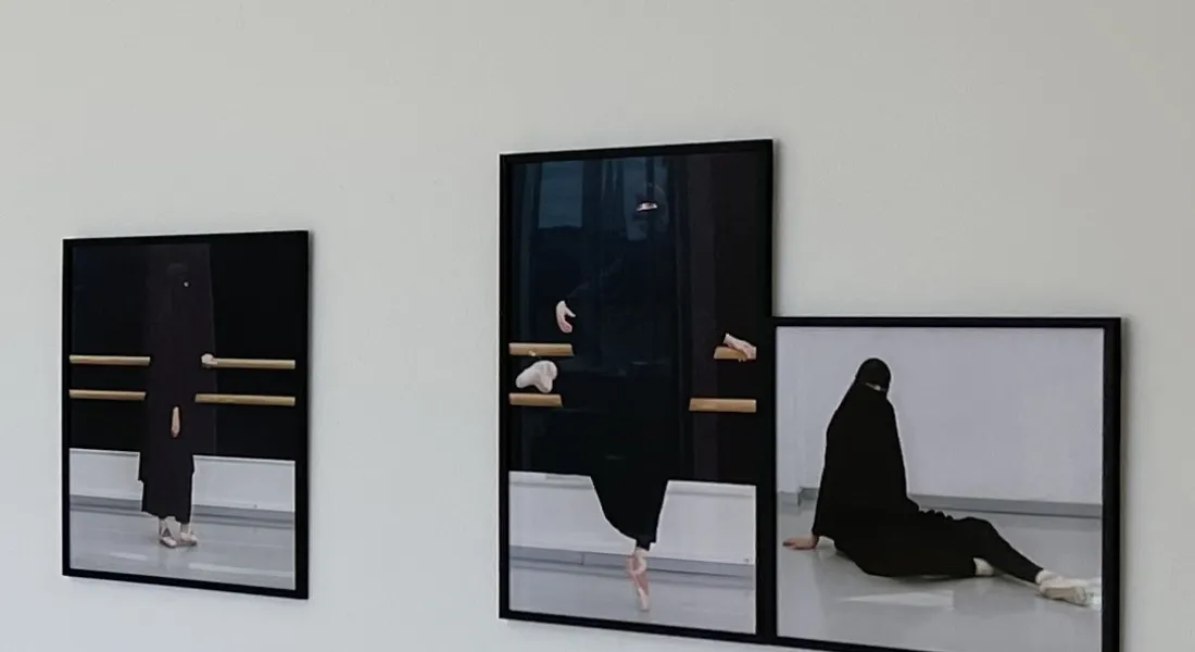 Drei Fotoprints von Adidal Abou-Chamat