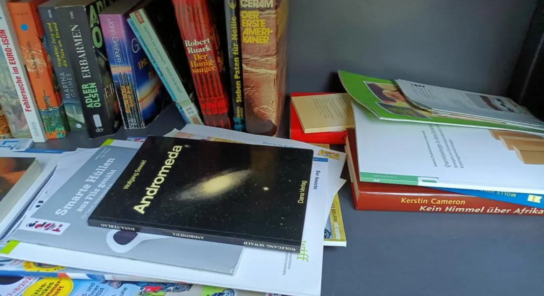 Bücherschrank im Augsburger Hofgarten