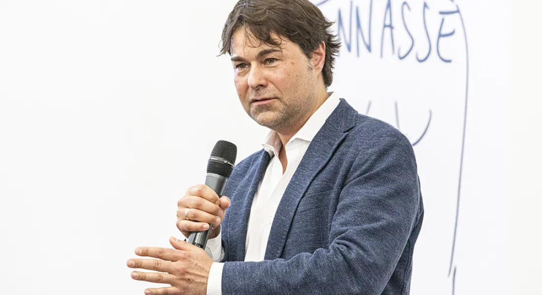 Jan T. Wilms, seit vergangenem Oktober Leiter der Kunstsammlungen im Glaspalast, will den Hauptfokus des H2 künftig auf Malerei und Textiles legen. Foto: © a3kultur/mav