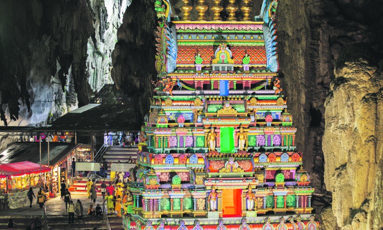 Giovanna Silva, Batu Caves, Kuala Lumpur © Finstral